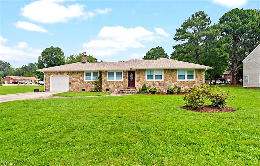 101 Barcroft DR, Smithfield — 3 bed Residential, 1,598 sqft