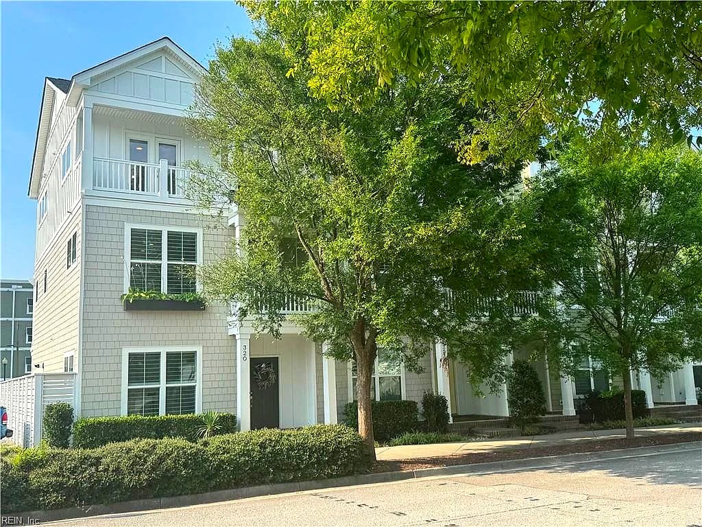 320 30th ST, VIRGINIA BEACH VA 23451