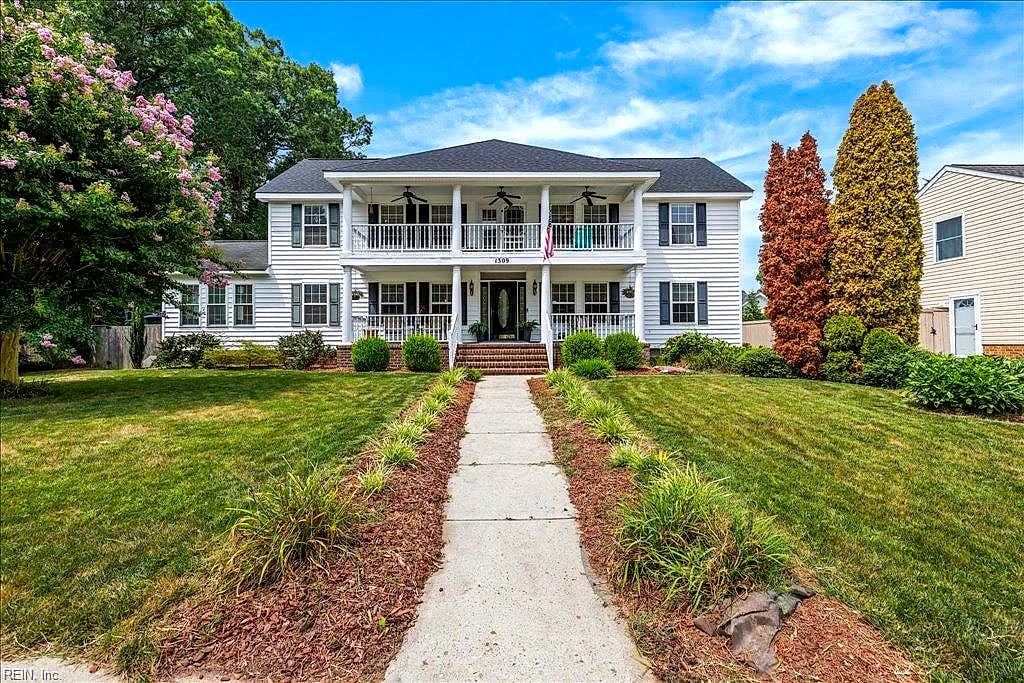 1309 Hawaiian DR, Virginia Beach — 5 bed Residential, 3,193 sqft