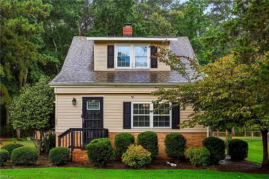 225 Hunts Neck RD, POQUOSON VA 23662