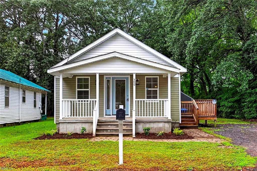 300 Fuller ST, SUFFOLK VA 23434