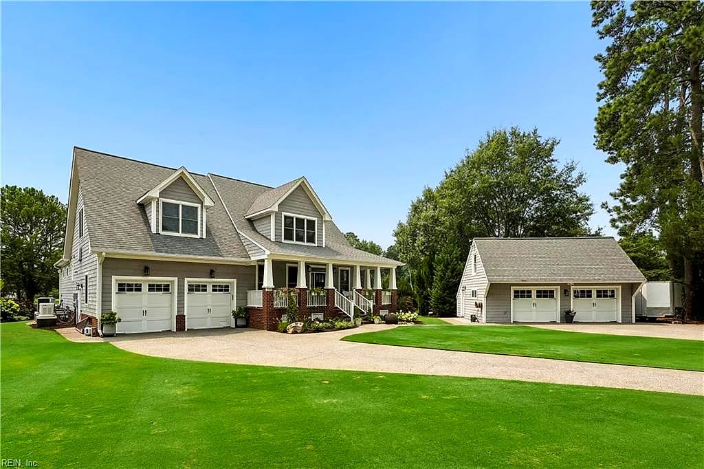 302 Dawson DR, SEAFORD VA 23696