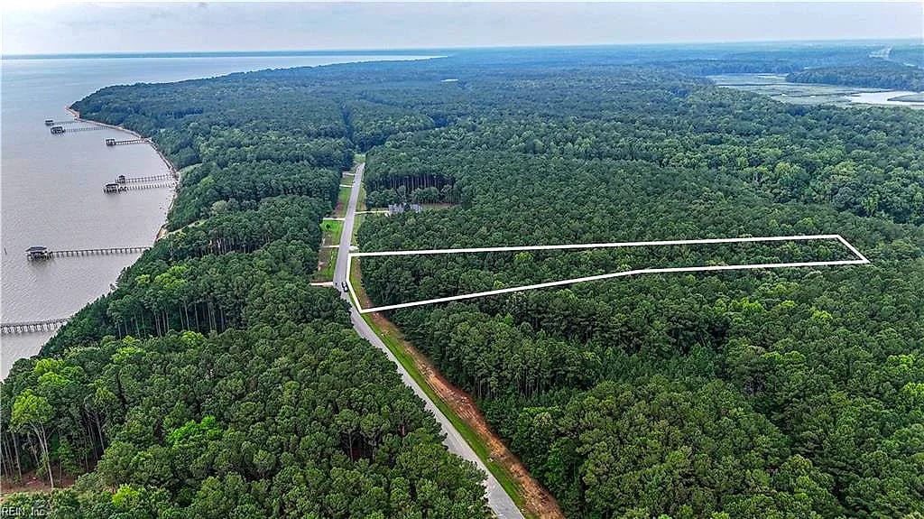 1194 Lawnes Neck DR, Smithfield — Land and Farms
