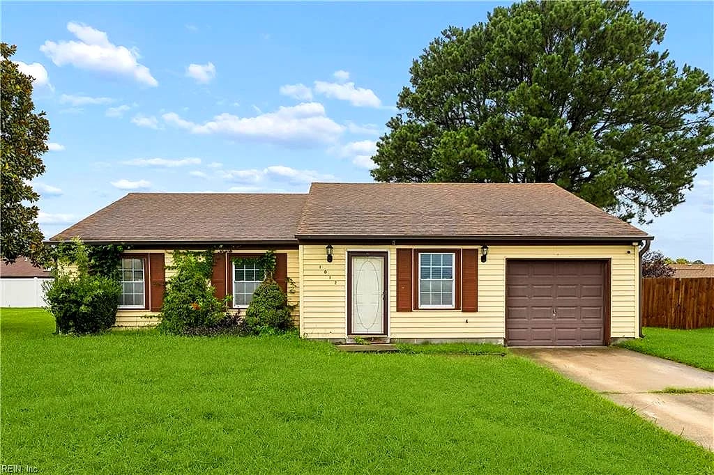 1012 Sir Gawaine DR, CHESAPEAKE VA 23323