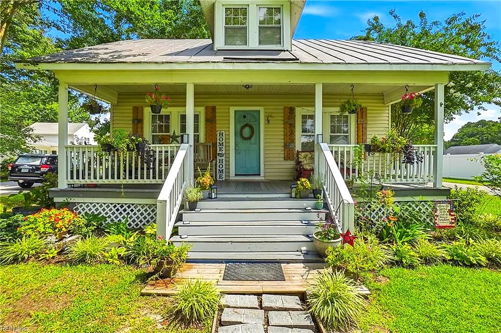 944 Bells Mill RD, CHESAPEAKE VA 23322
