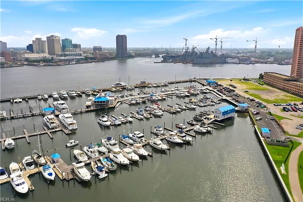 One Crawford PW #1107, PORTSMOUTH VA 23704
