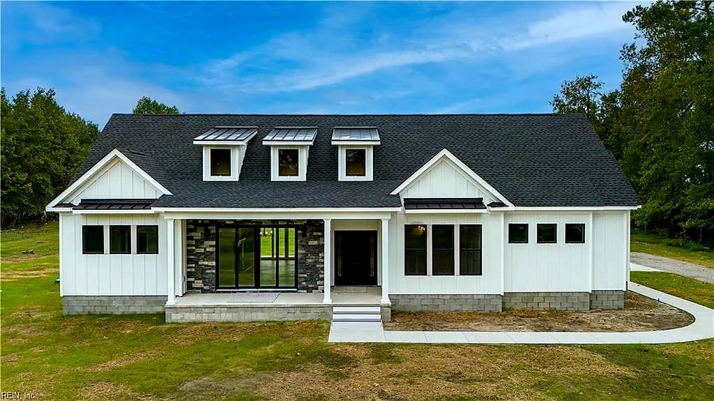 283 Lawnes Neck DR, SMITHFIELD VA 23430