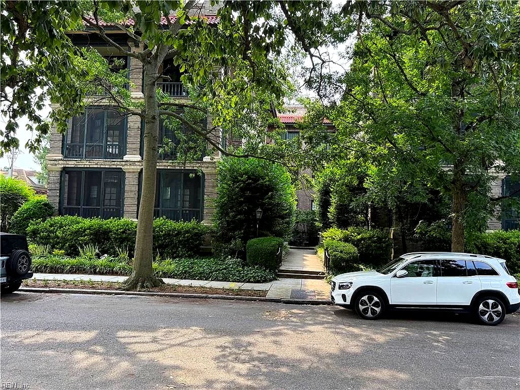 812 Stockley GDNS #6, NORFOLK VA 23507
