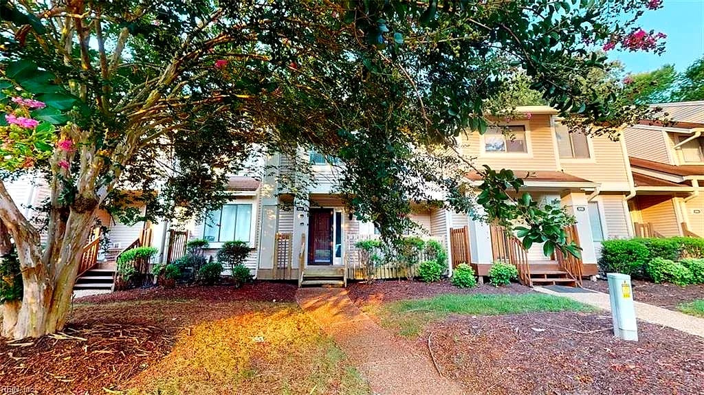 211 Bridgewater DR, NEWPORT NEWS VA 23603