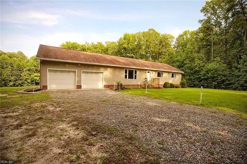 8281 Roaring Springs RD, Gloucester — 3 bed Residential, 1,624 sqft