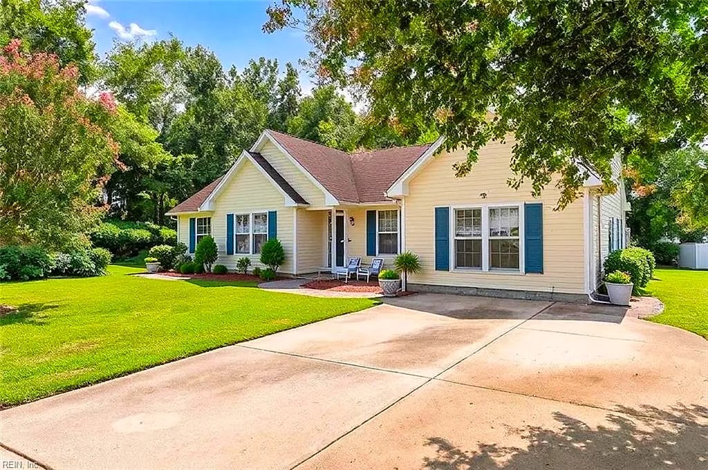 211 Equinox LNDG, SUFFOLK VA 23434