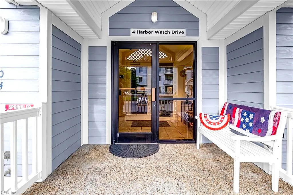 4 Harbor Watch DR ##520, CHESAPEAKE VA 23320