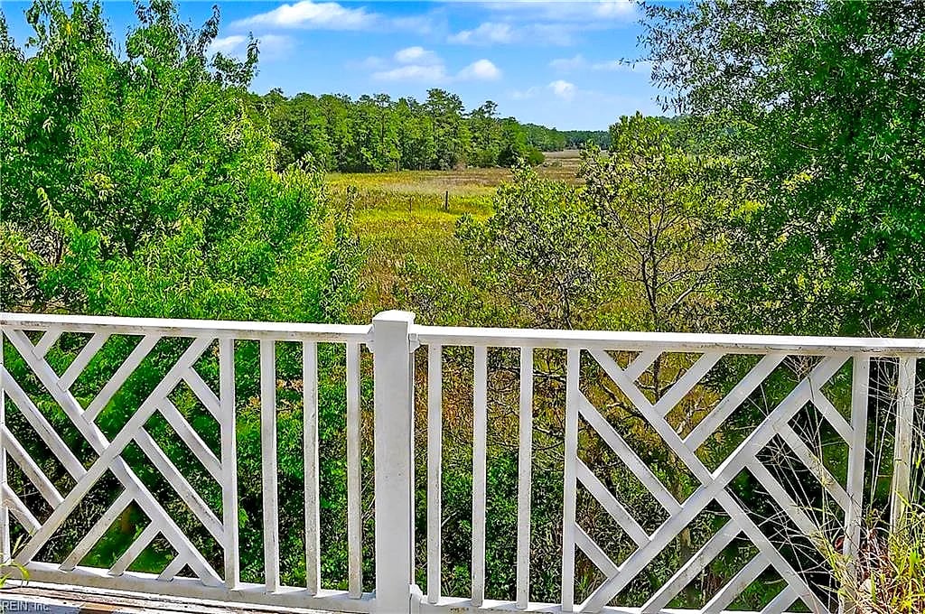 451 Seahorse RN, CHESAPEAKE VA 23320