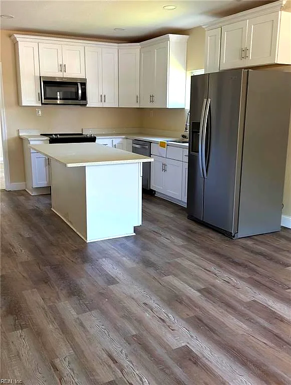 215 Oak ST, SUFFOLK VA 23434
