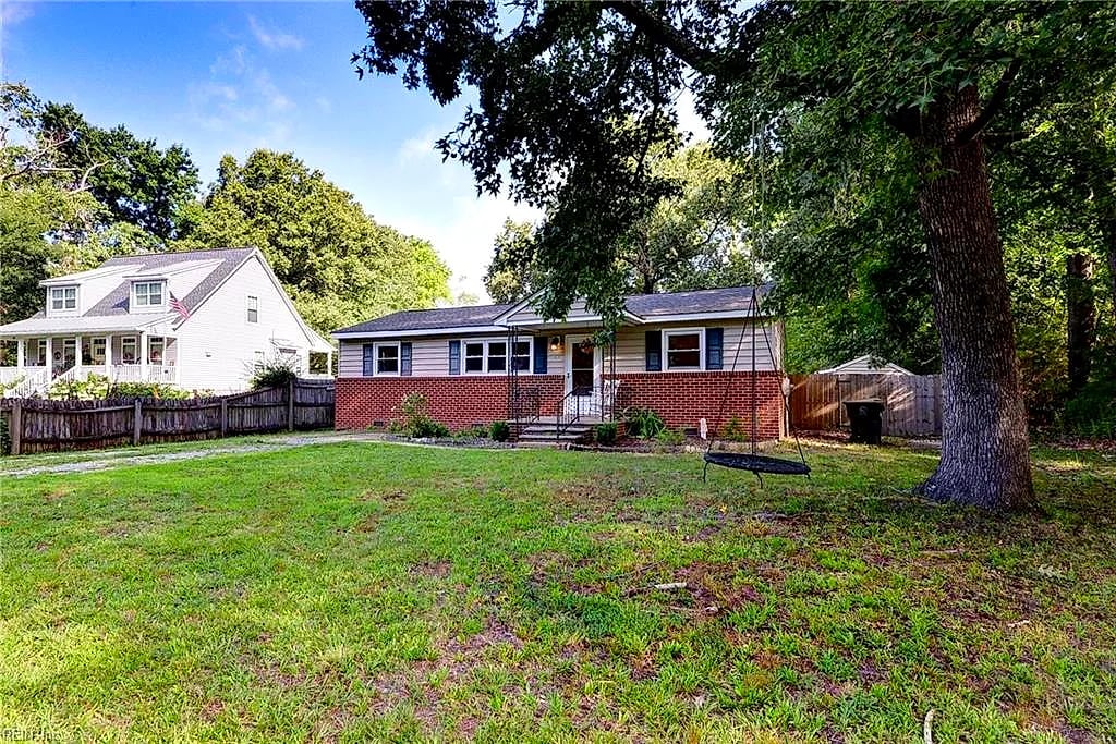 203 Old Seaford RD, SEAFORD VA 23696