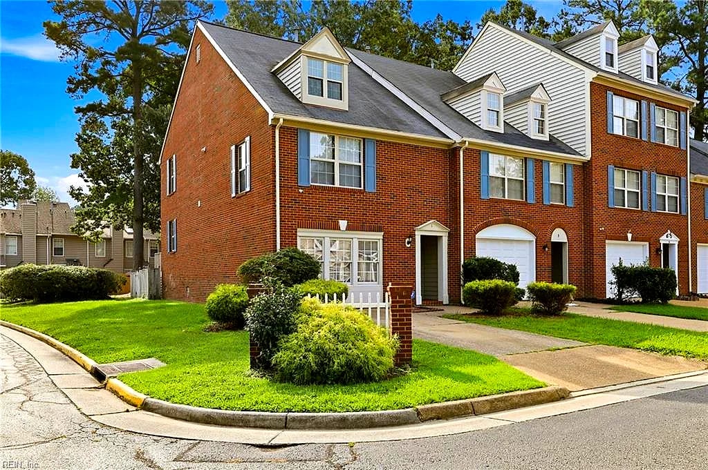 1 Loquat PL, HAMPTON VA 23666