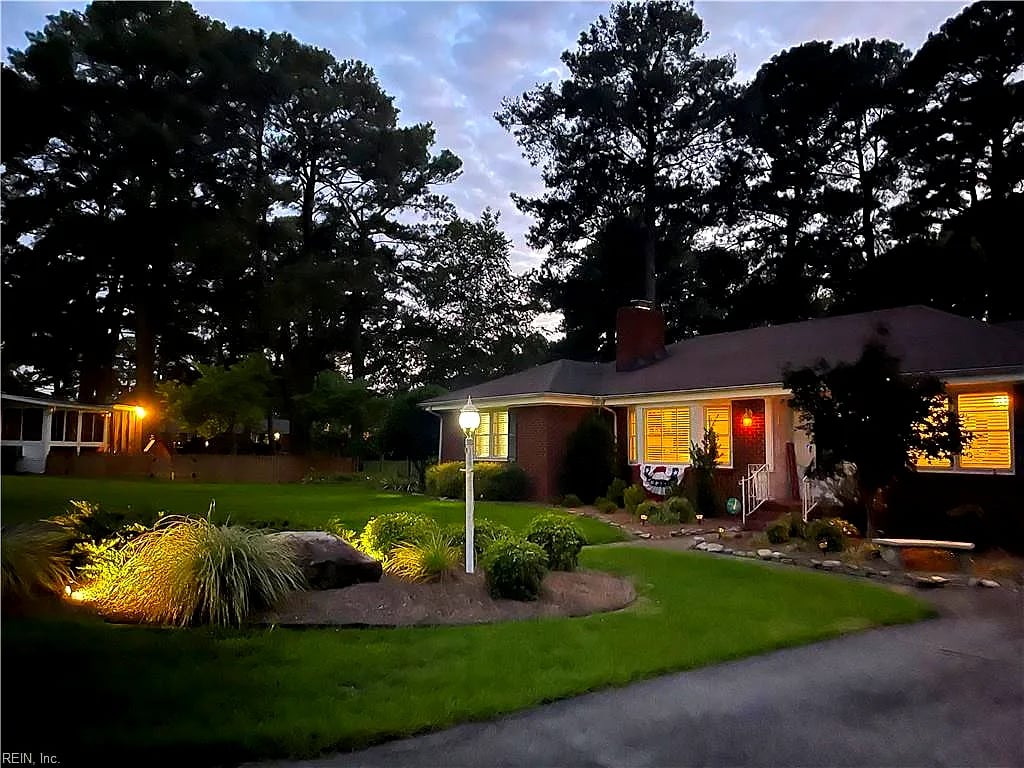 5225 Amherst DR, PORTSMOUTH VA 23703