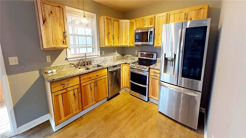 3764 Cappahosic RD, GLOUCESTER VA 23061