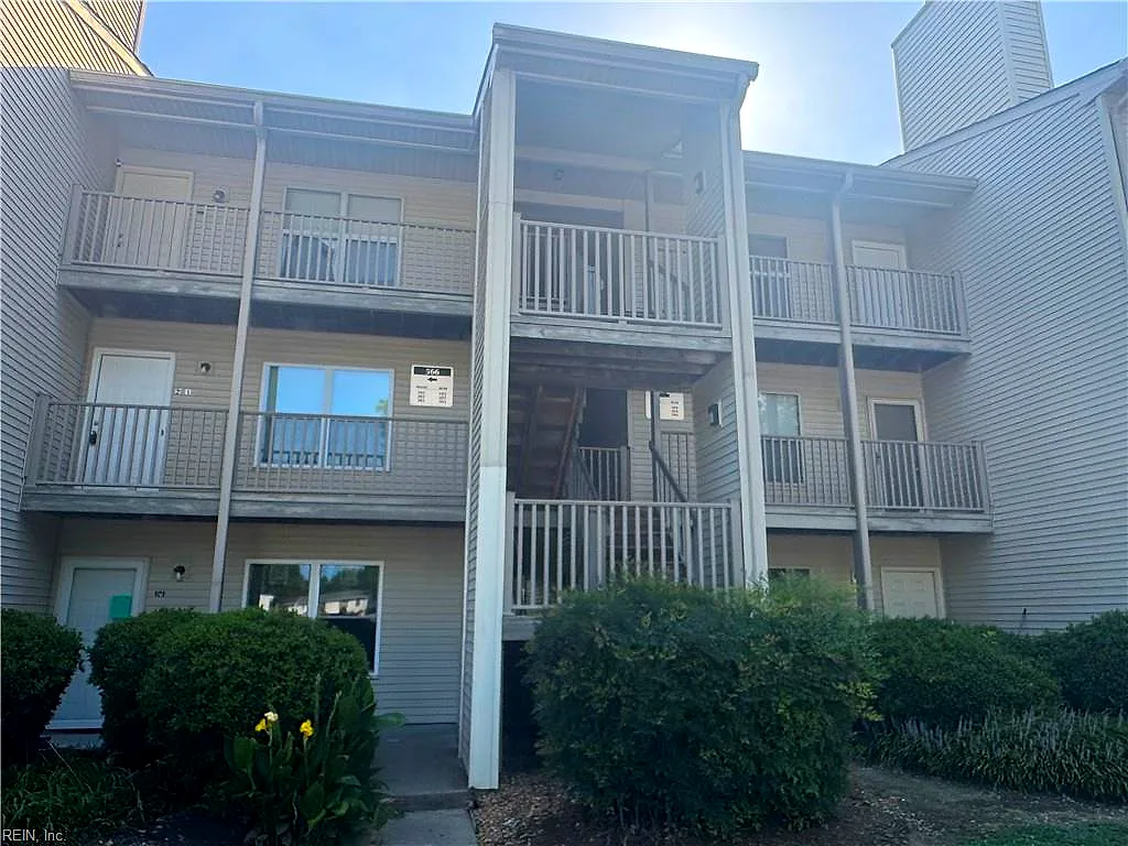 566 Candle LN #301, NEWPORT NEWS VA 23608