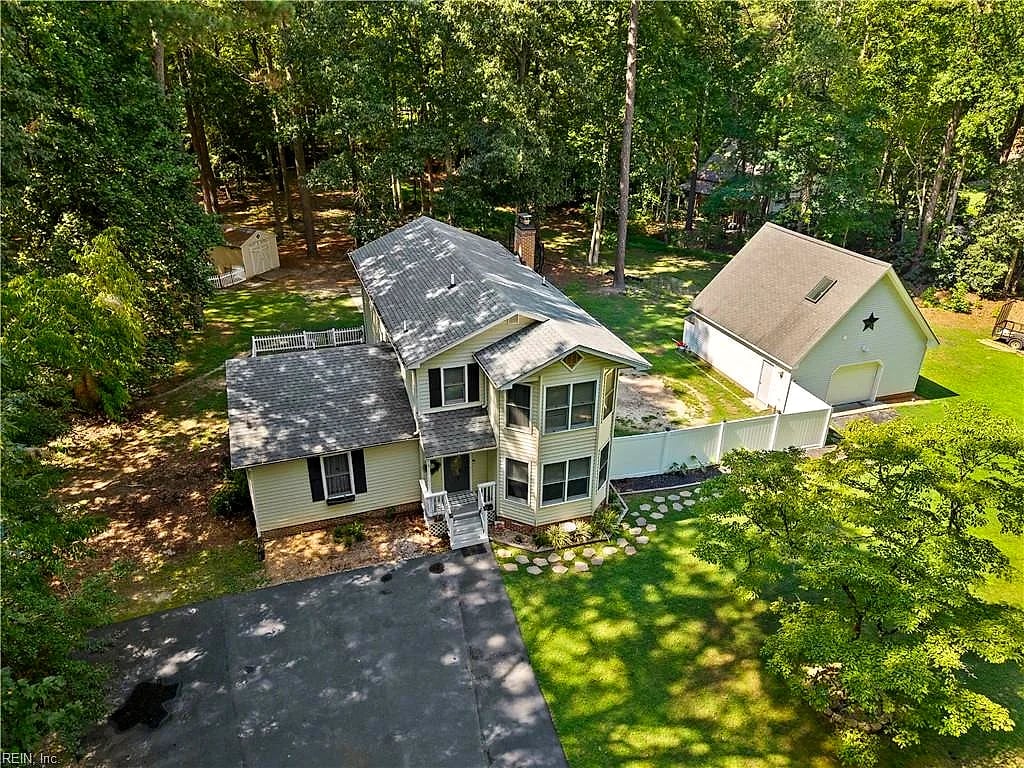 9614 Spring Branch DR, North — 3 bed Residential, 2,172 sqft