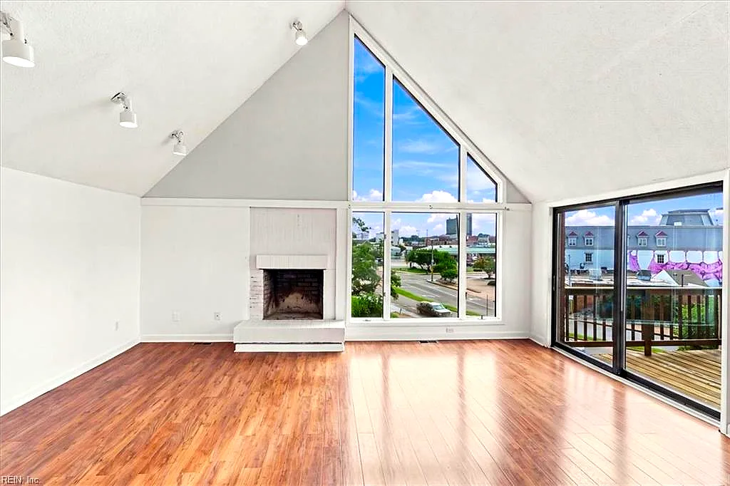 696 Mowbray ARCH #650, NORFOLK VA 23507