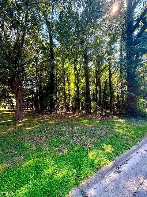 38 Salt Pond RD, HAMPTON VA 23664