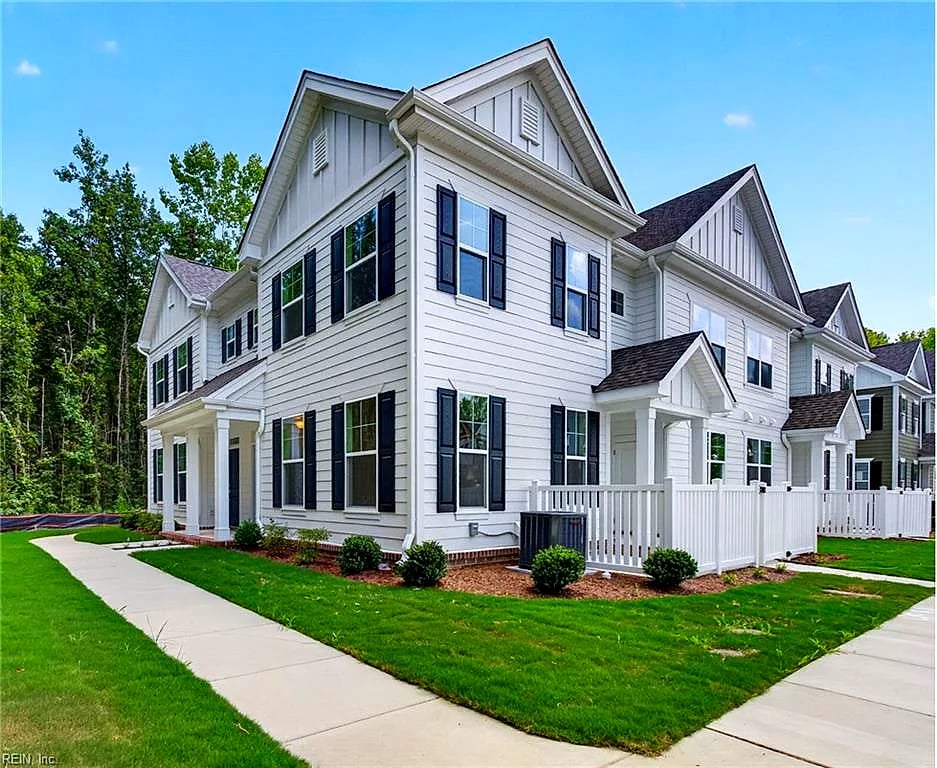 4981 Boone RD, CHESAPEAKE VA 23321