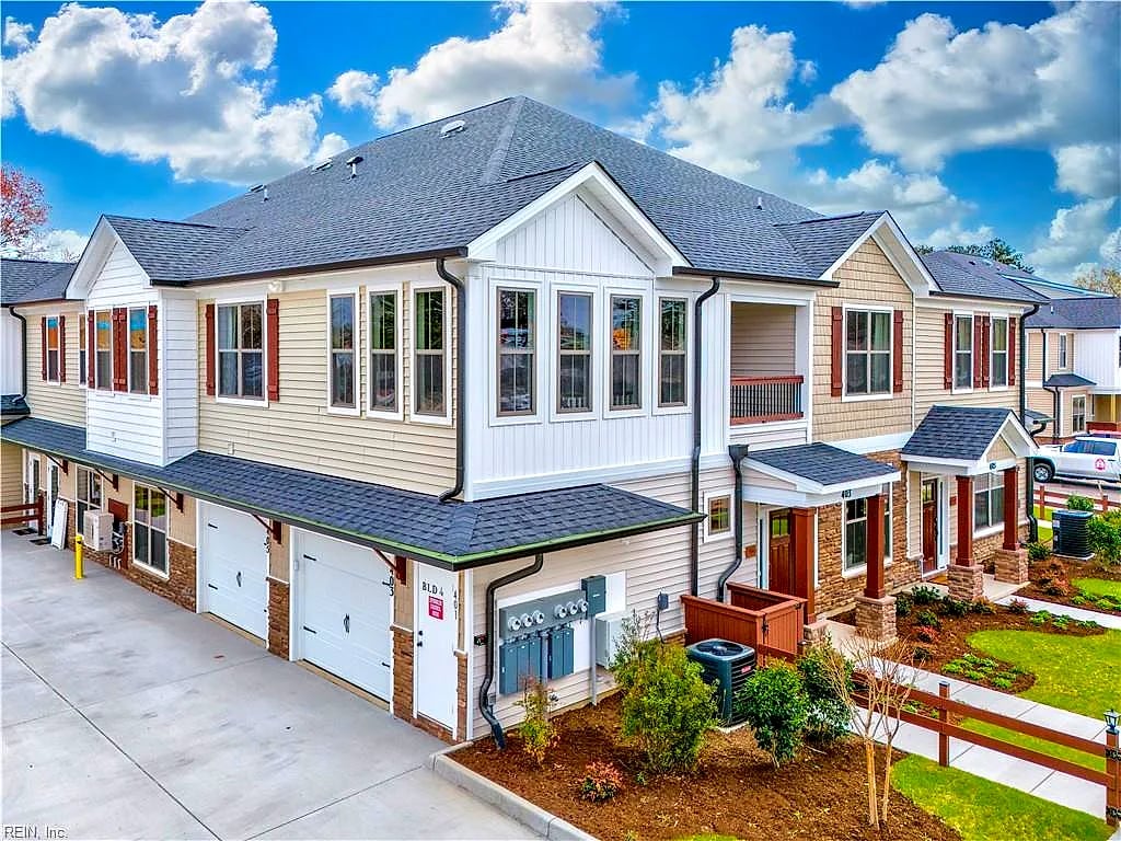 1303 Watermark WAY, Hampton — 2 bed Residential, 1,350 sqft