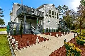 3452 Kings Creek LN, HAYES VA 23072