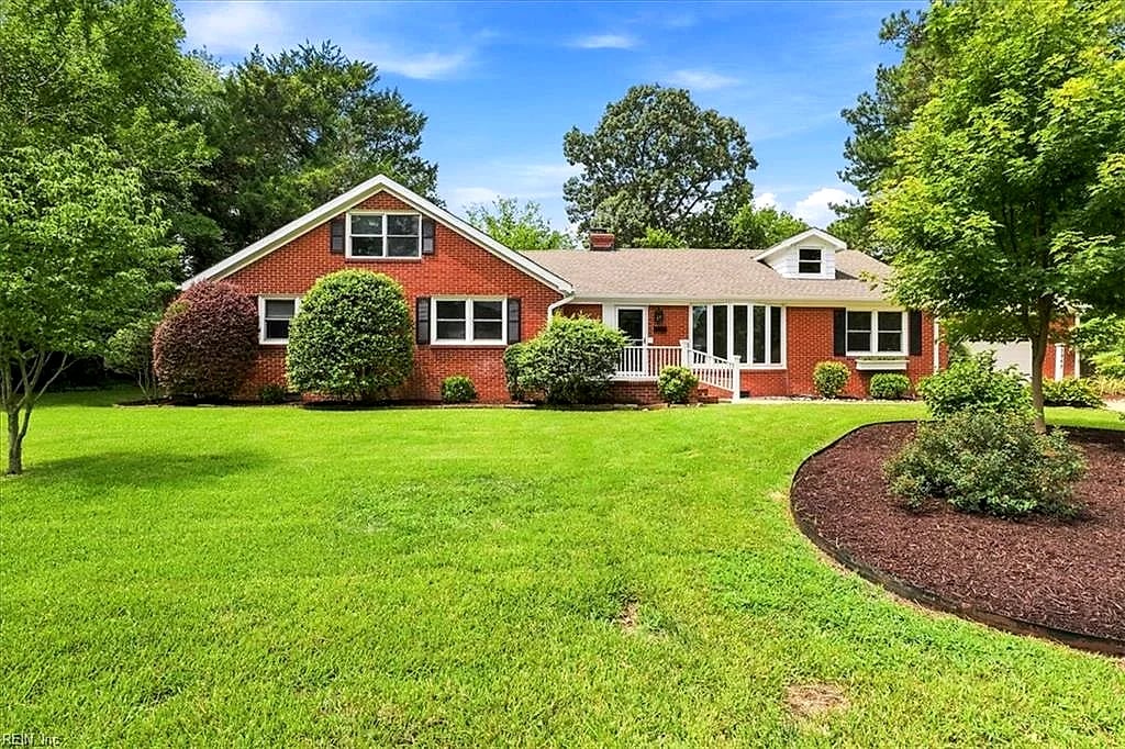 3040 Edinburgh DR, VIRGINIA BEACH VA 23452