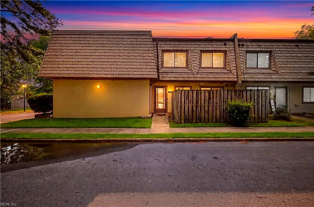1274 Pacifica CT, NEWPORT NEWS VA 23608