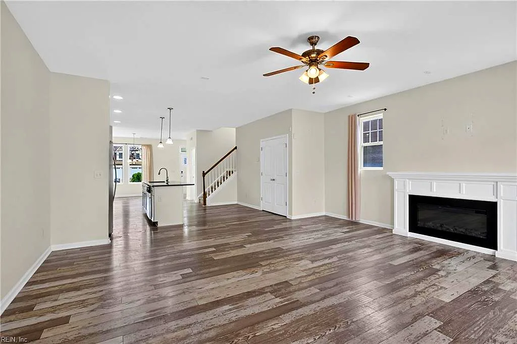 937 E Ocean View AVE, NORFOLK VA 23503