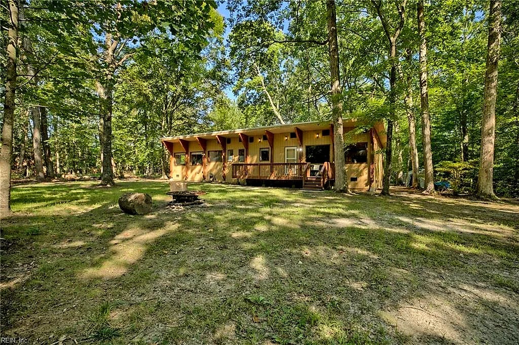 4544 Piney Swamp RD, HAYES VA 23072