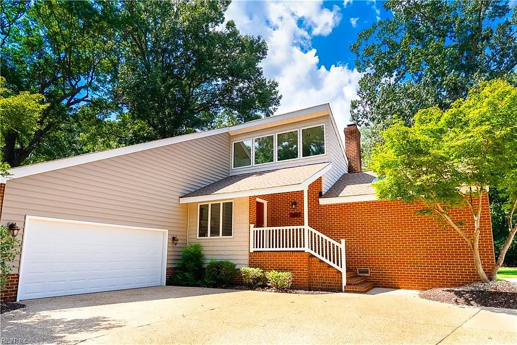 16 Wainwright DR, POQUOSON VA 23662