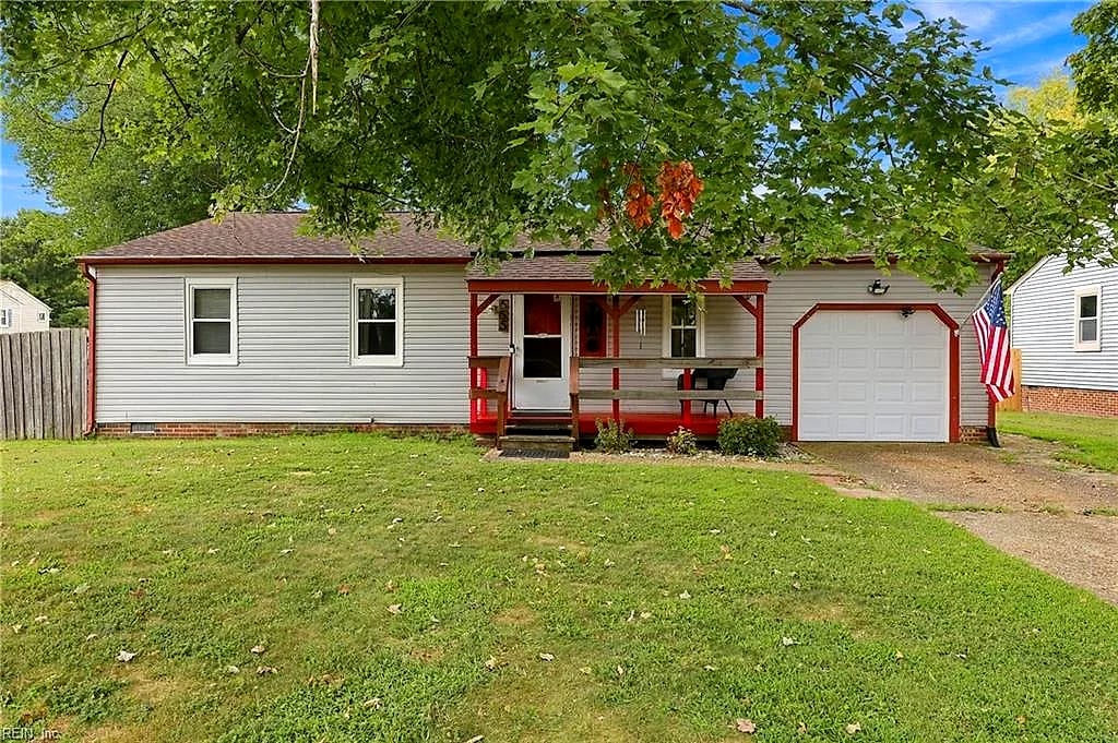 555 Dellwood DR, NEWPORT NEWS VA 23602