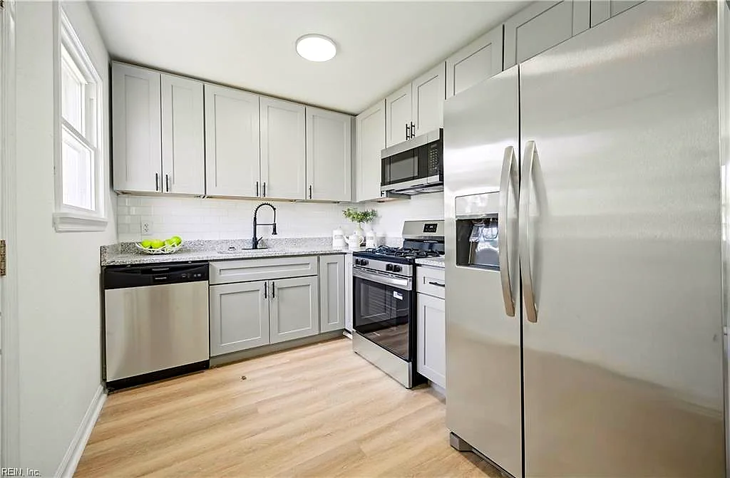 1003 Warfield DR, PORTSMOUTH VA 23701