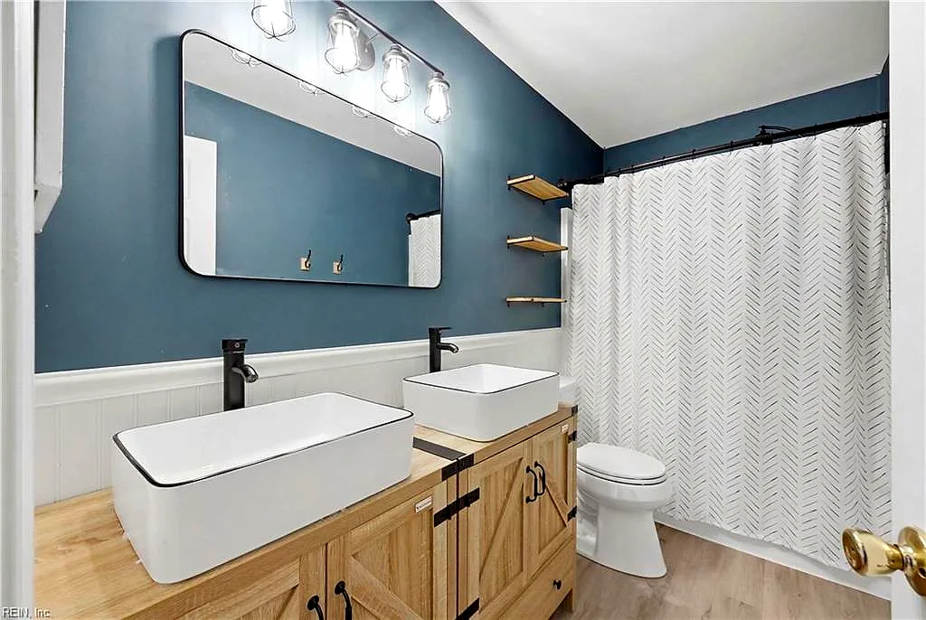 213 Jakes LN, NEWPORT NEWS VA 23608