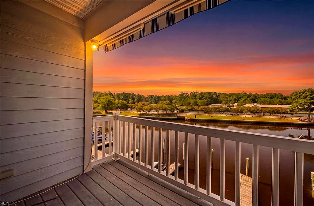 7 Harbor Watch DR #221, CHESAPEAKE VA 23320