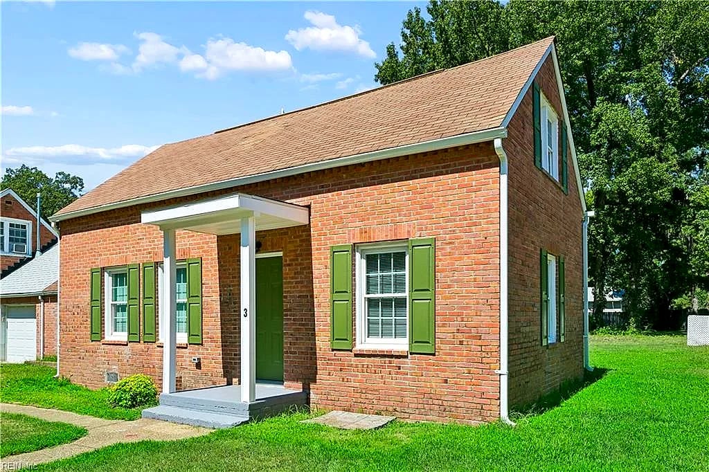 3 E Davis RD, HAMPTON VA 23666