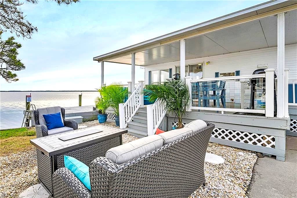 3665 Sandpiper RD #123, VIRGINIA BEACH VA 23456