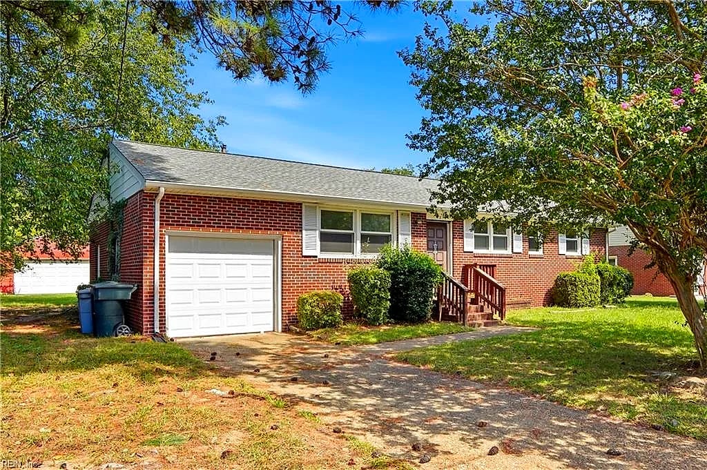 3 Battle RD, HAMPTON VA 23666