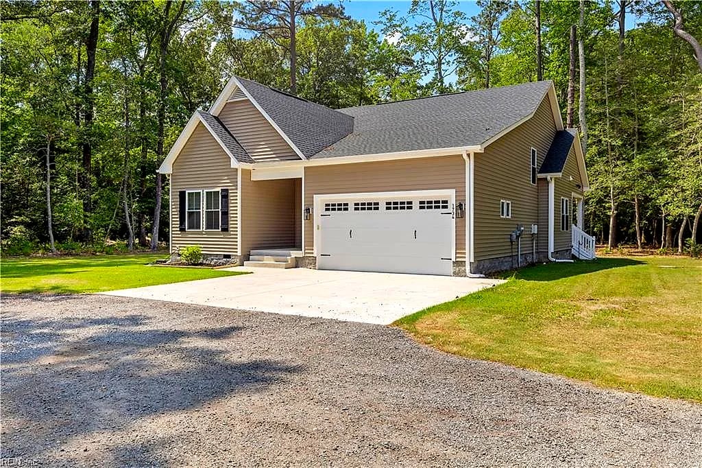 1734 Angus RD, HAYES VA 23072