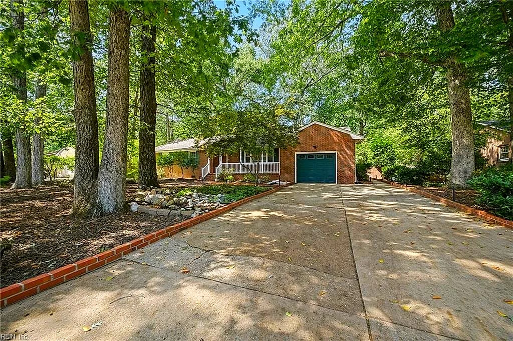 224 Northview DR, CHESAPEAKE VA 23322