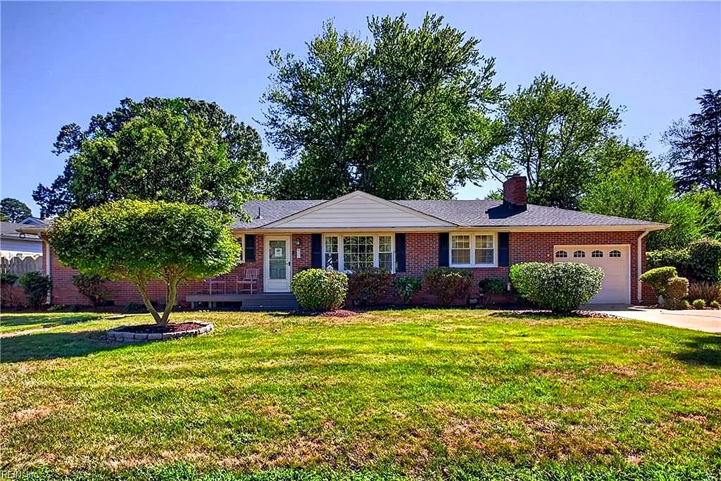 832 Brooke Rd, Virginia Beach, VA