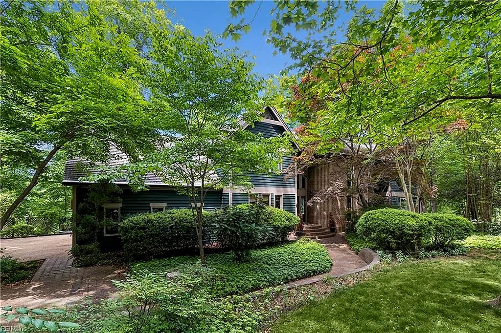 17 Whittakers Mill RD, Williamsburg — 5 bed Residential, 4,476 sqft
