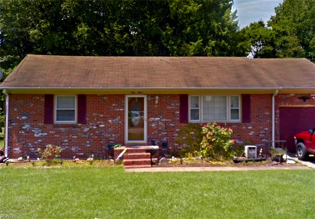 112 Clover DR, CHESAPEAKE VA 23322