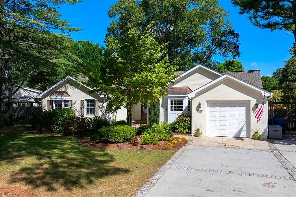 1104 Chumley Rd, Virginia Beach, VA