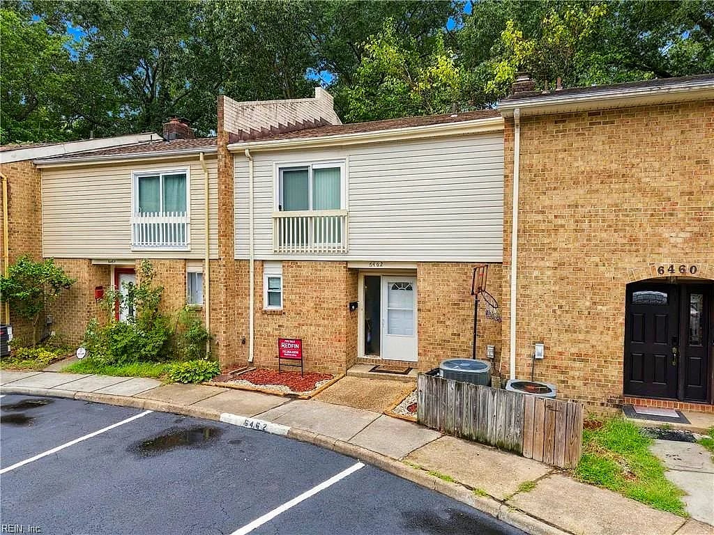 6462 Duquesne Pl, Virginia Beach, VA