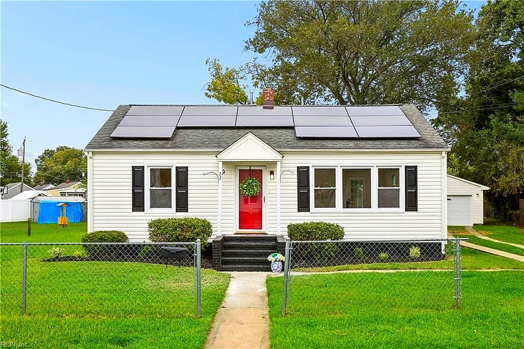 23 Laurel DR, HAMPTON VA 23669
