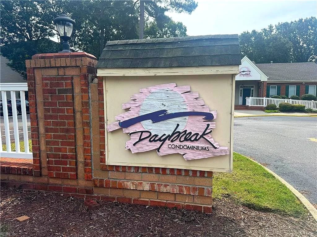 808 First Light CT, NEWPORT NEWS VA 23602